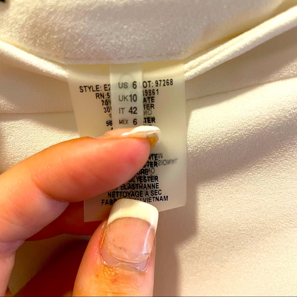 NWOT Elie Tahari Shorts - Picture 6 of 6